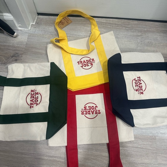 Trader Joe’s mini tote bag in Green - Picture 2 of 2